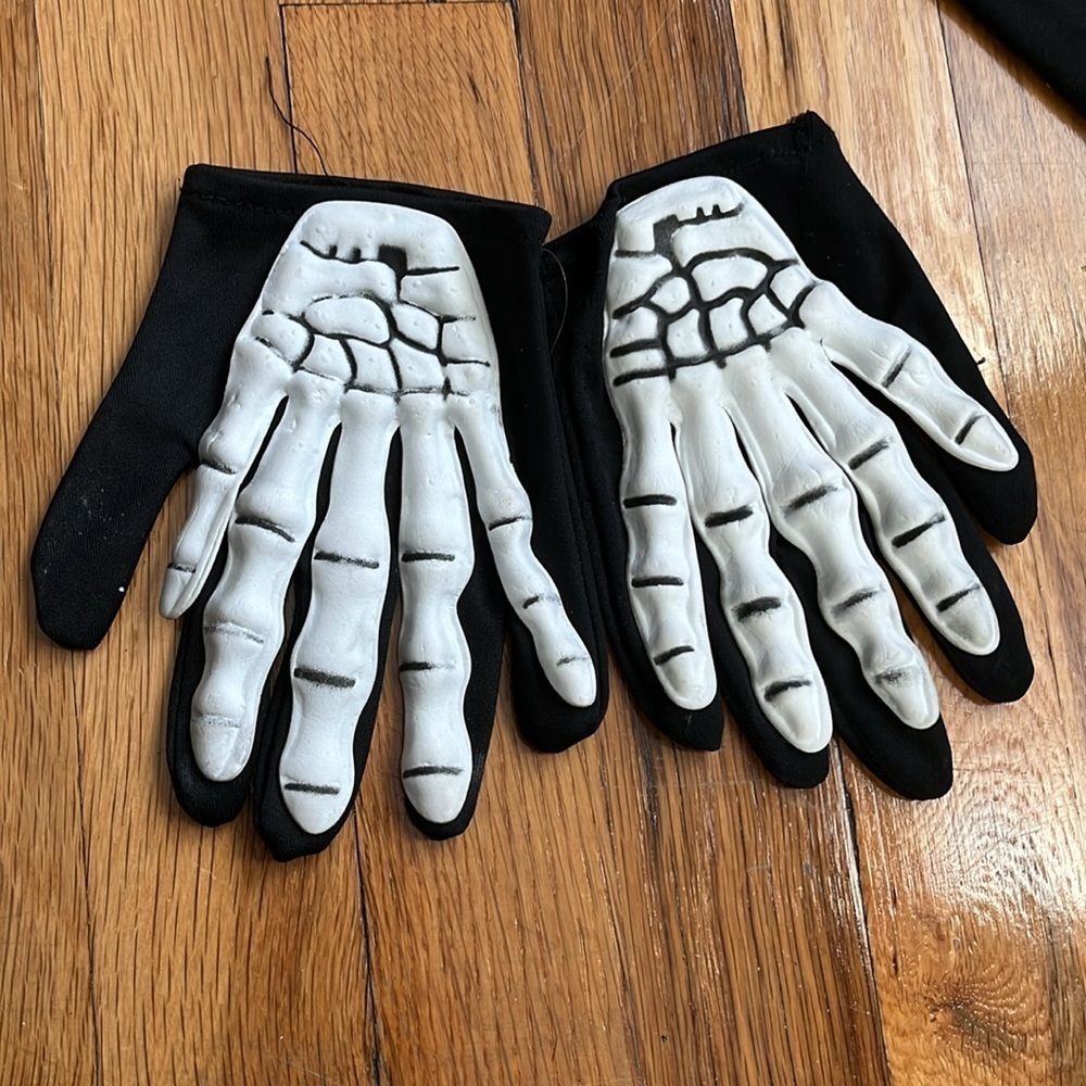 Toddler skeleton costume 3/4 T some signs of wear see pics good for Halloween. - Picture 6 of 11